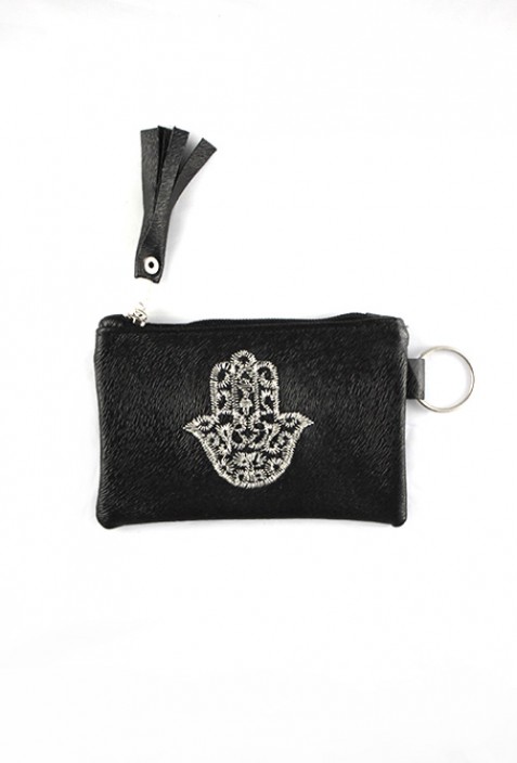 Pochette noire main de Fatma