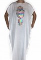 Weiß Djellaba Frau Hand Fatma Regenbogen