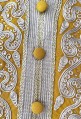 Djellaba femme jaune broderies blanches et perles