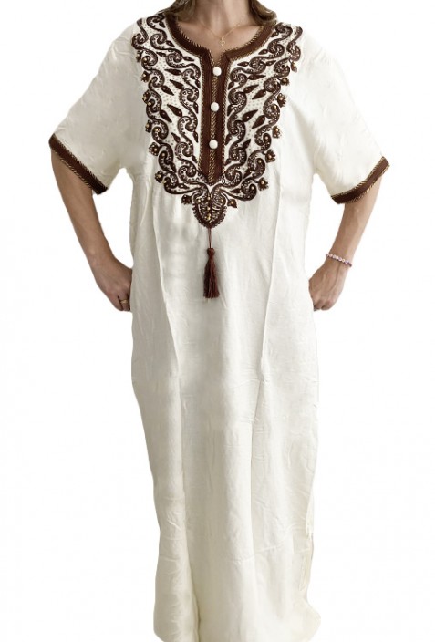 Chilaba mujer blanca con bordados marrones y perlas